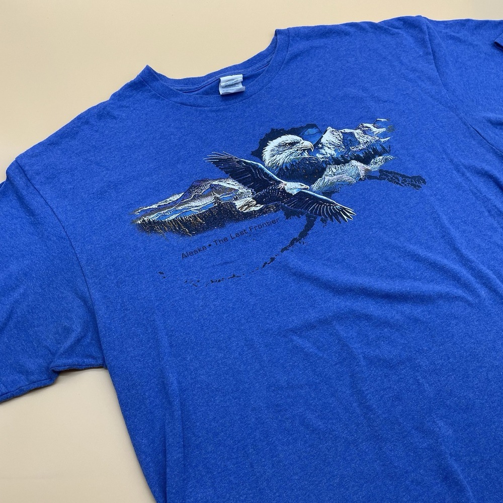Alaska Flying Bald Eagle Embroidered T‎ Shirt Vintage 2000s Size Large Blue